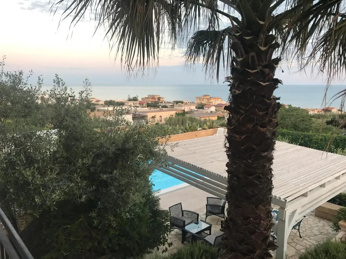 Holiday home Villa Ceni: Seaside Apartments with Pool and Garden Marinella di Selinunte