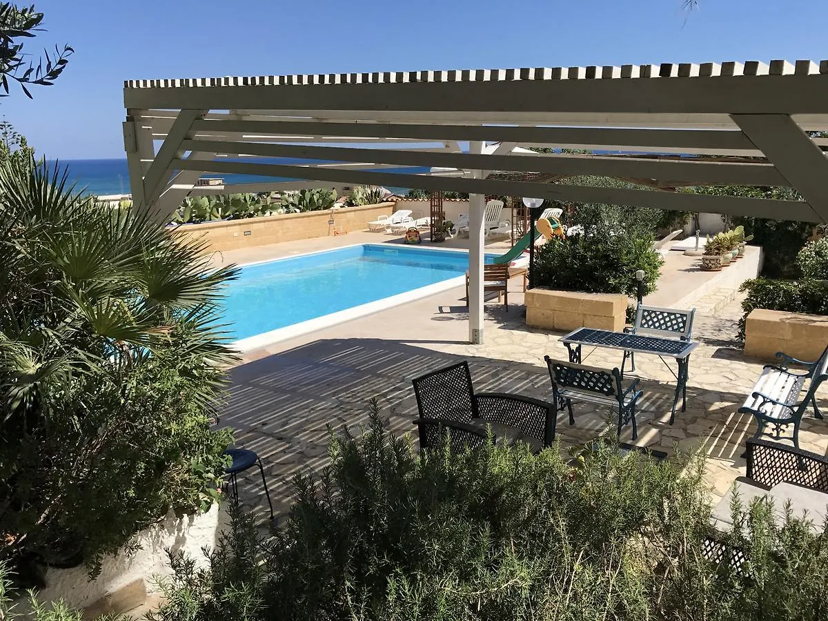 Villa Ceni - Appartamenti Con Camere, Cucina, Wc E Terrazza Sul Mare In Villa Con Piscina, Giardino E Parcheggio Marinella di Selinunte