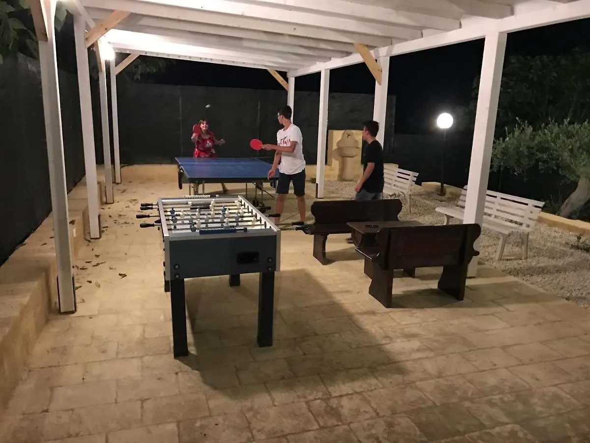 Villa Ceni appartamenti con 2 camere più servizi in villa con piscina Marinella di Selinunte Hébergement de vacances