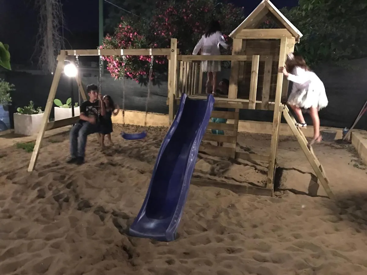 Villa Ceni appartamenti con 2 camere più servizi in villa con piscina Marinella di Selinunte 0*,  Italie