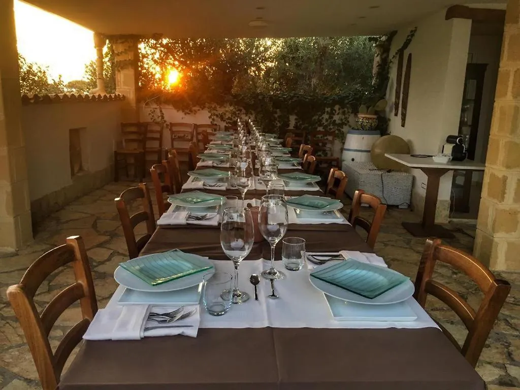 Villa Ceni appartamenti con 2 camere più servizi in villa con piscina Marinella di Selinunte Hébergement de vacances