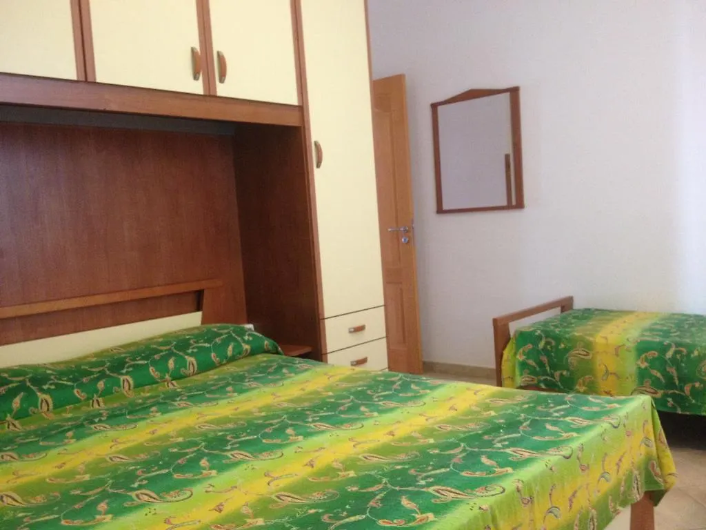 Villa Ceni appartamenti con 2 camere più servizi in villa con piscina Marinella di Selinunte Hébergement de vacances