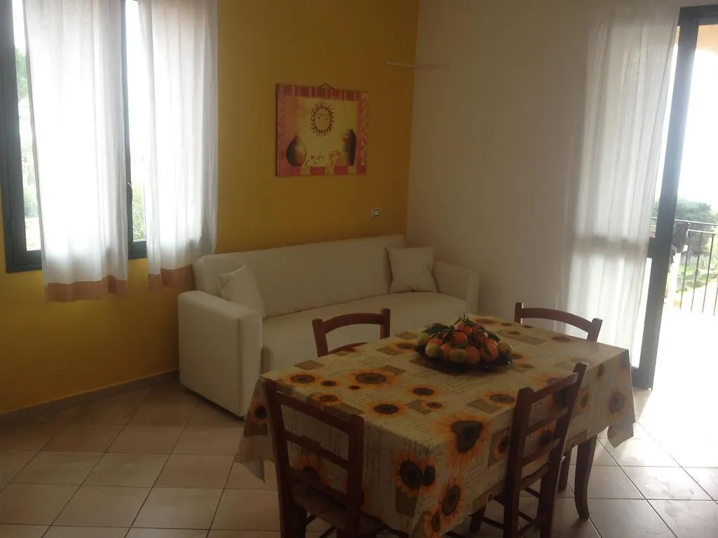 Villa Ceni appartamenti con 2 camere più servizi in villa con piscina Marinella di Selinunte