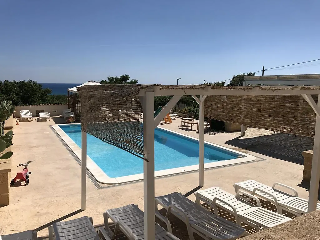 Villa Ceni appartamenti con 2 camere più servizi in villa con piscina Marinella di Selinunte