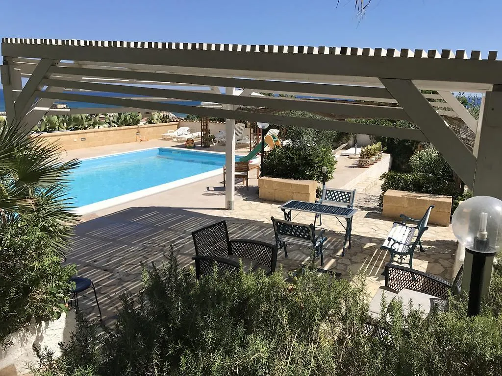 Hébergement de vacances Villa Ceni appartamenti con 2 camere più servizi in villa con piscina Marinella di Selinunte