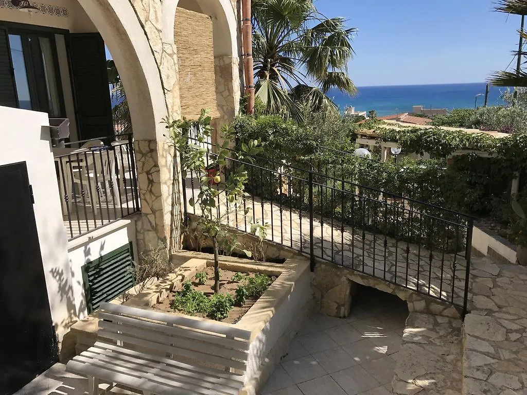 Hébergement de vacances Villa Ceni appartamenti con 2 camere più servizi in villa con piscina Marinella di Selinunte