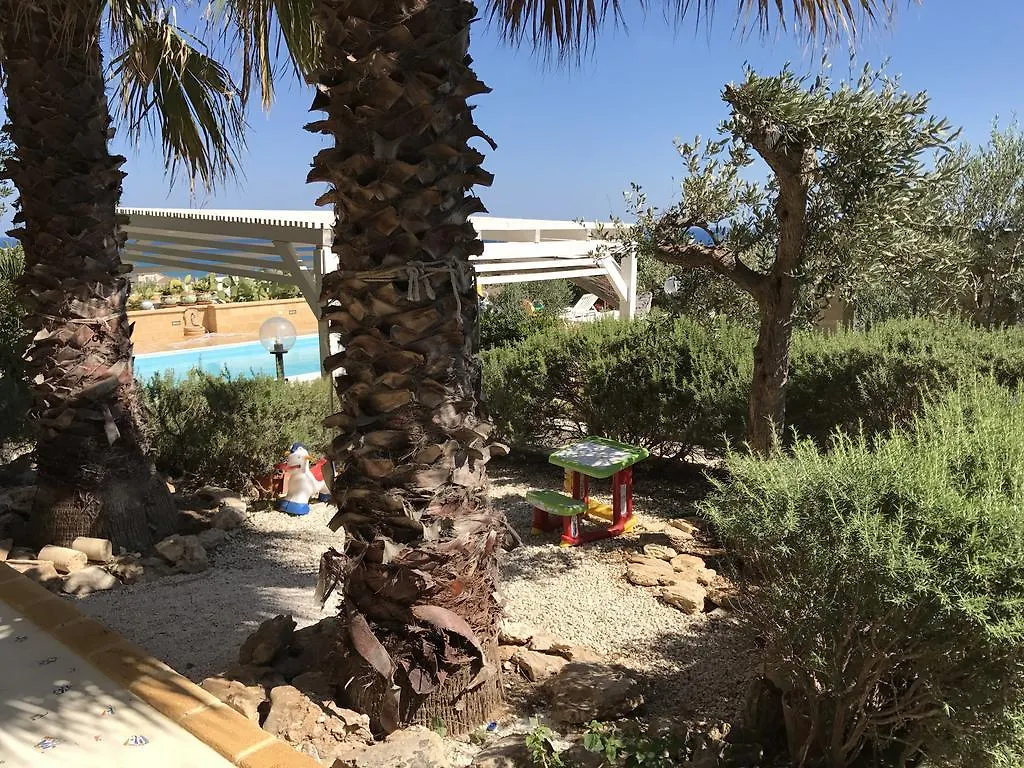 Hébergement de vacances Villa Ceni appartamenti con 2 camere più servizi in villa con piscina Marinella di Selinunte