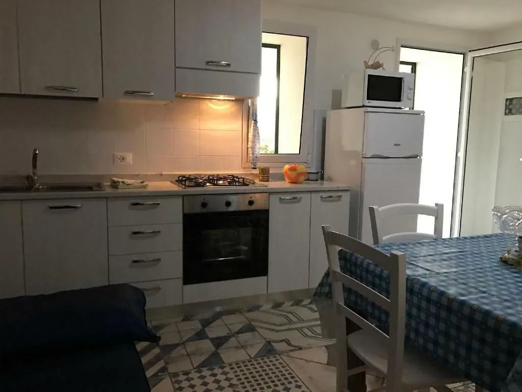 Villa Ceni: Seaside Apartments with Pool and Garden Marinella di Selinunte